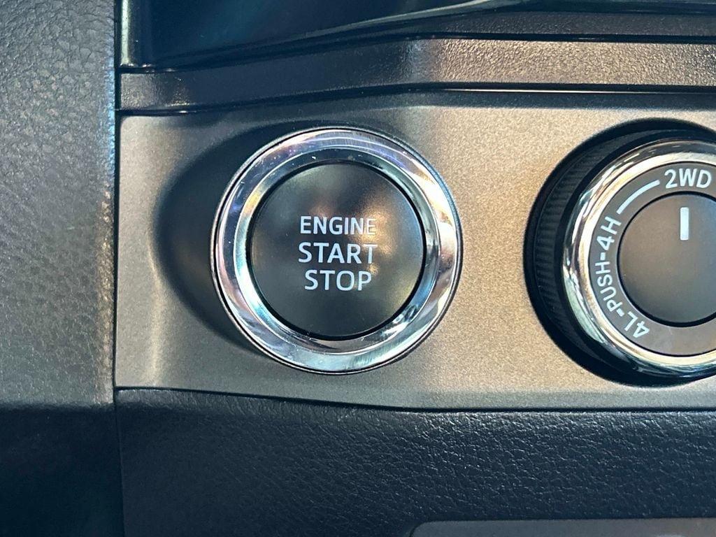 Used 2018 Toyota Tacoma TRD Sport AWD/4WD image 25
