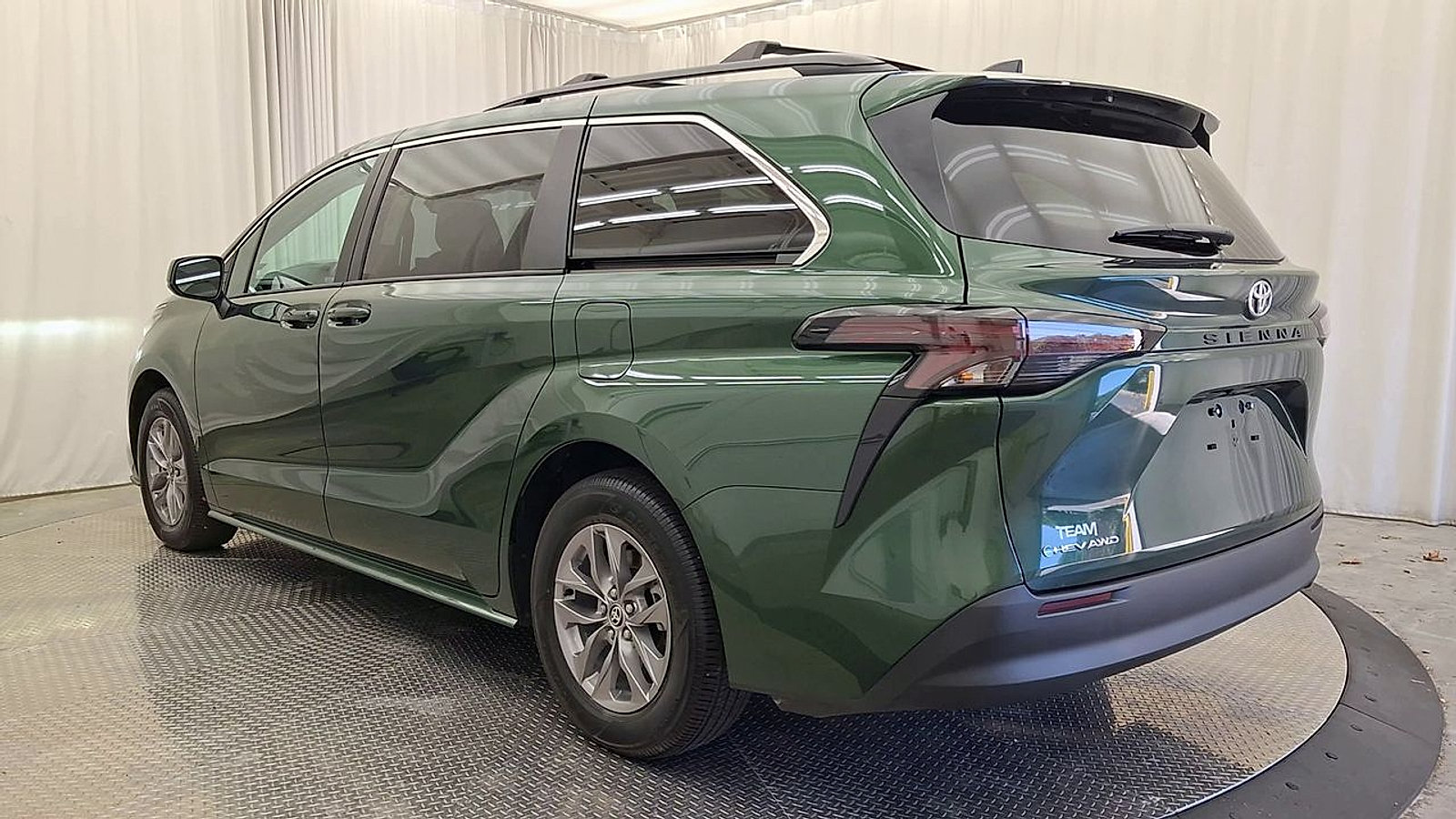 Certified 2026 Toyota Sienna LE AWD/4WD image 13