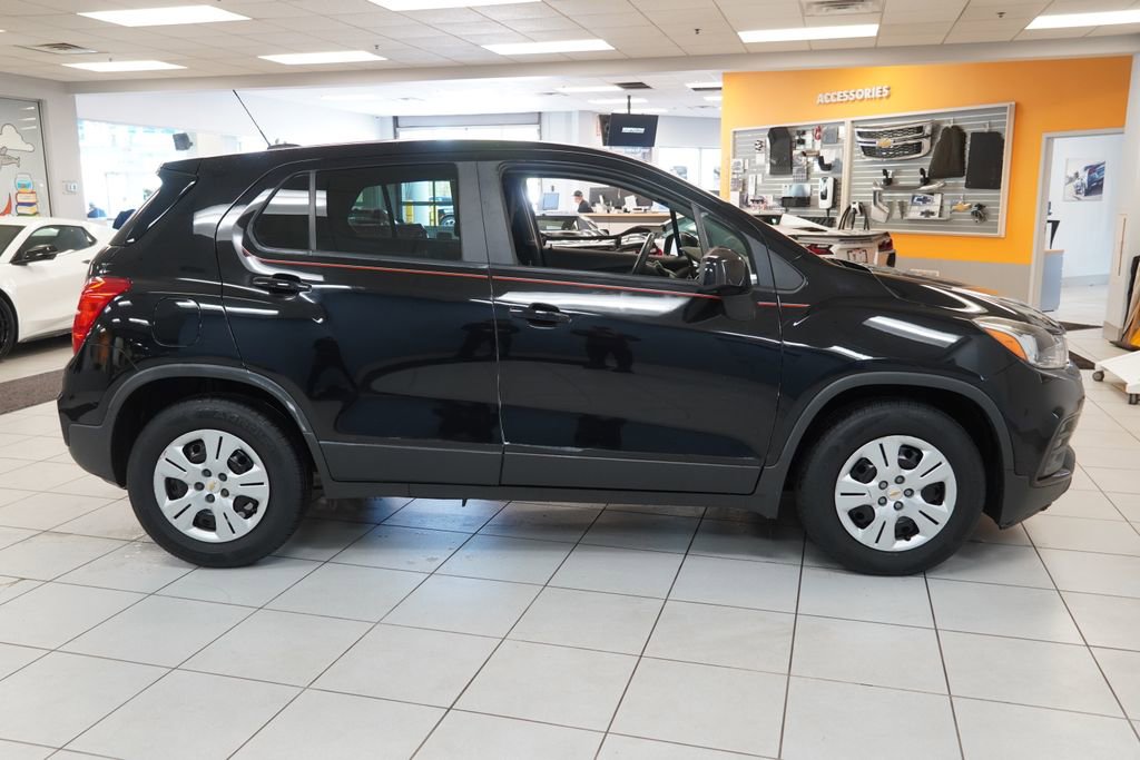 Used 2018 Chevrolet Trax LS FWD image 12