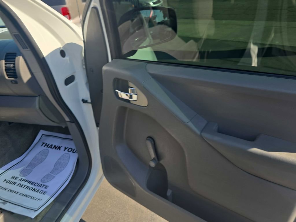 Used 2015 Nissan Frontier S image 14