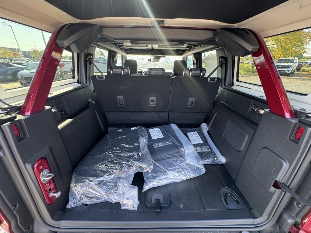 New 2025 Ford Bronco Badlands image 18