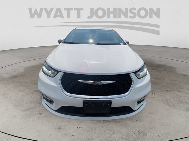 Used 2023 Chrysler Pacifica Limited FWD image 14