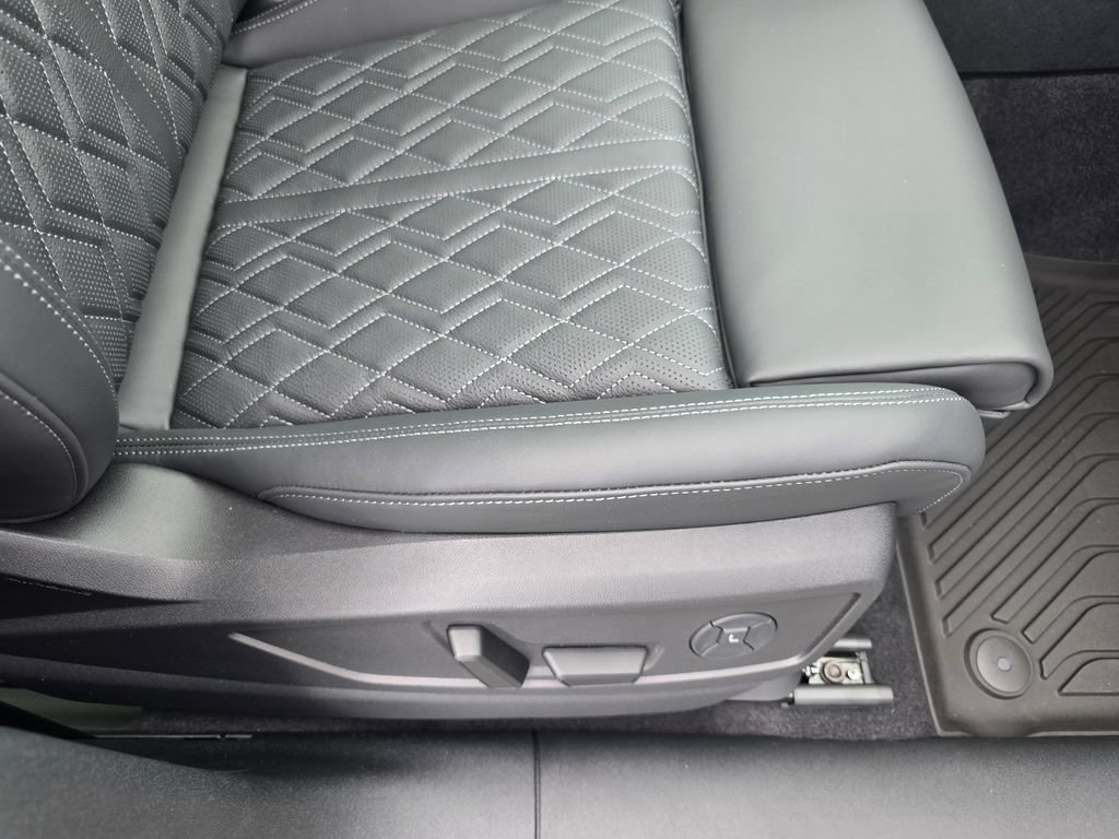 New 2026 Audi SQ5 Premium Plus AWD/4WD image 17