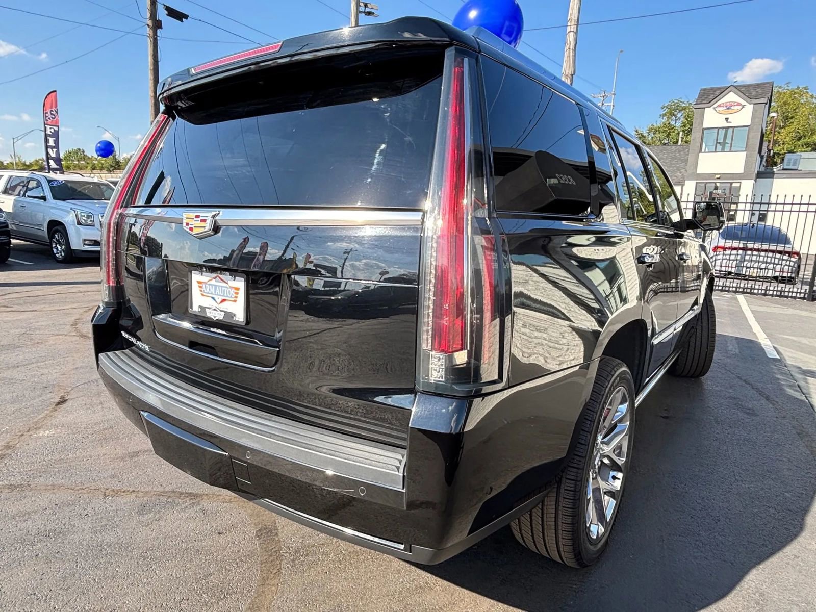 Used 2020 Cadillac Escalade Premium Luxury image 8