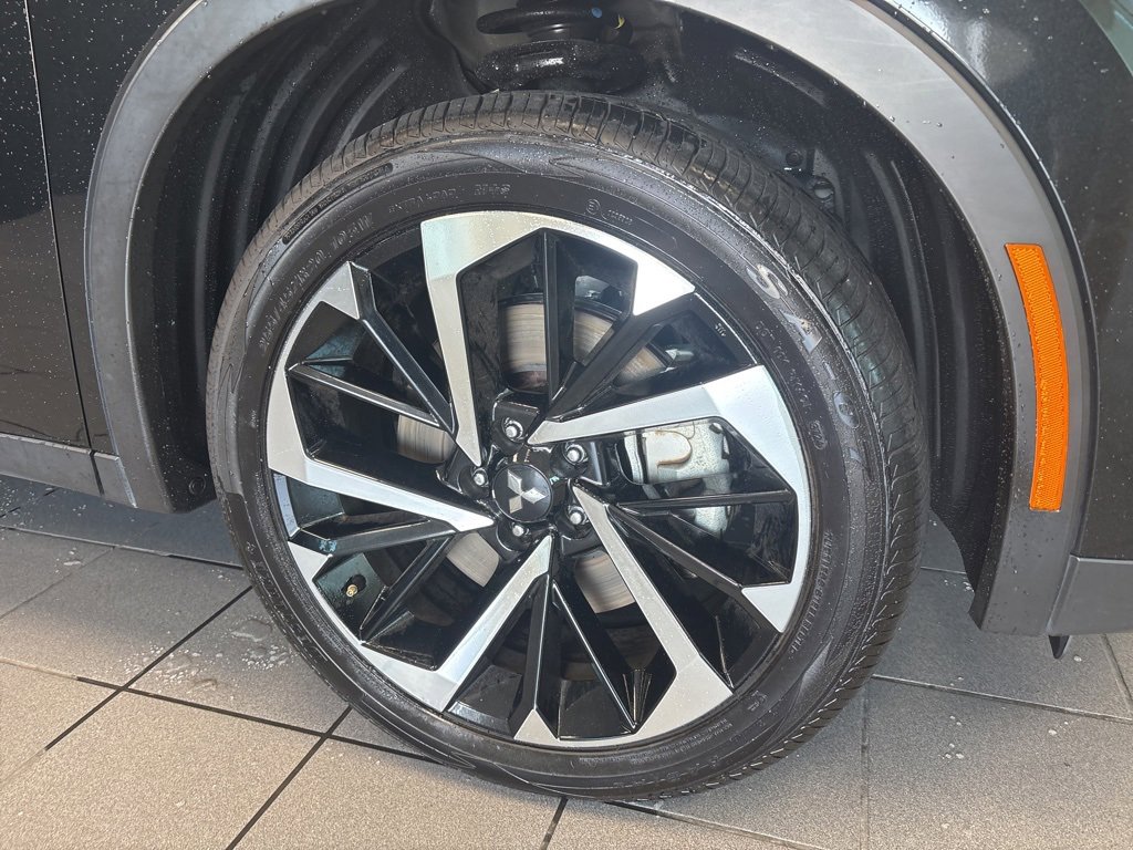 Used 2023 Mitsubishi Outlander SE image 12