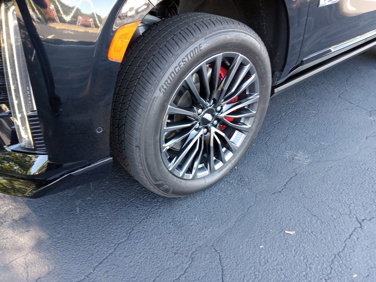 Used 2023 Cadillac Escalade V image 6