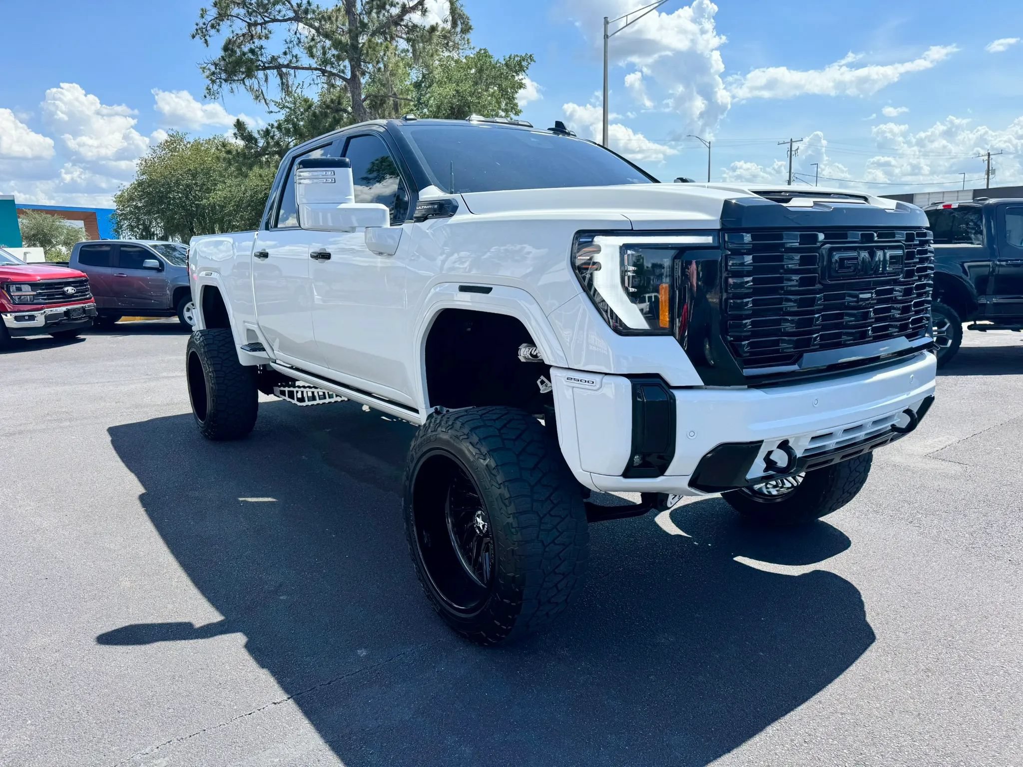 Used 2024 GMC Sierra 2500 Denali Ultimate AWD/4WD image 6