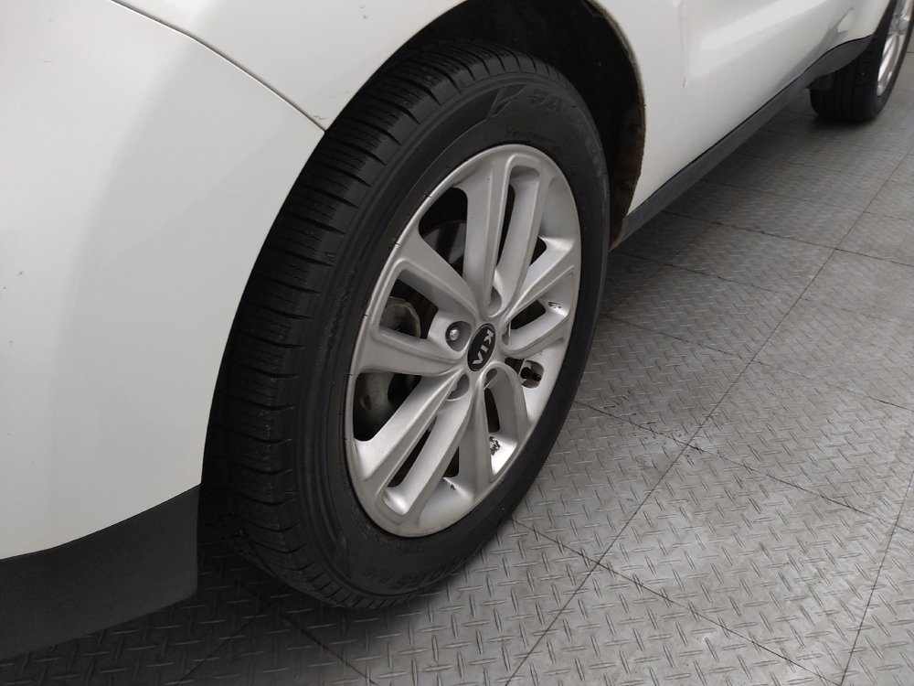 Used 2017 Kia Soul + image 31