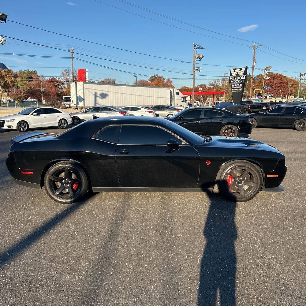 Used 2016 Dodge Challenger SRT Hellcat image 4