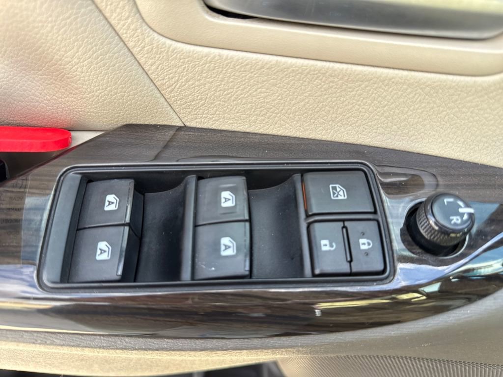 Used 2017 Toyota Sienna XLE image 15