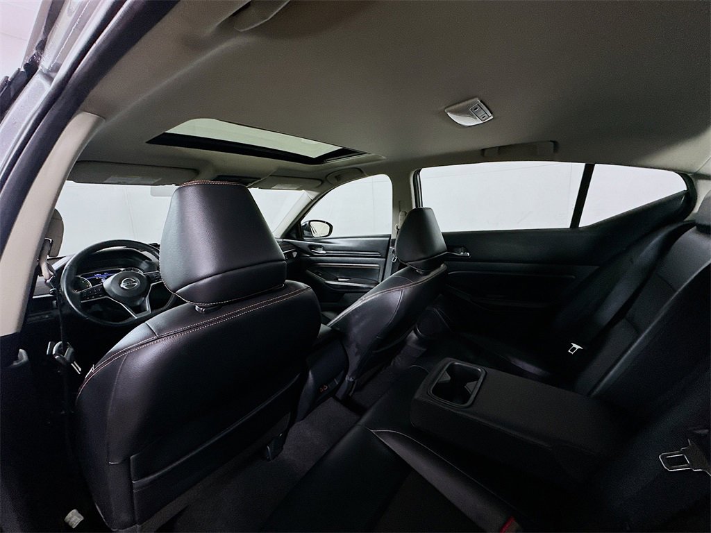 Used 2020 Nissan Altima 2.5 SR w/ Premium Package image 13