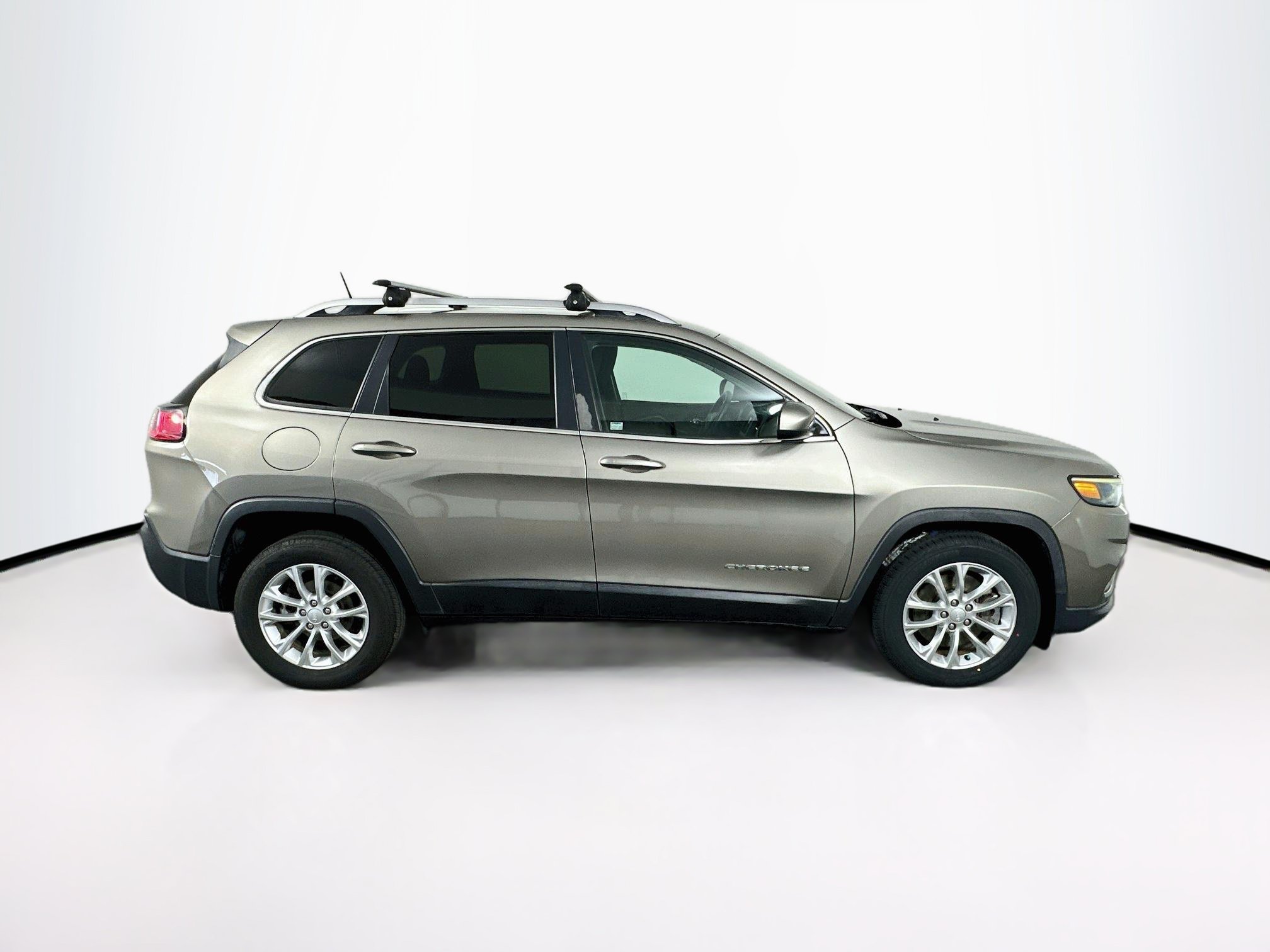 Used 2019 Jeep Cherokee Latitude w/ Popular Appearance Group FWD image 10