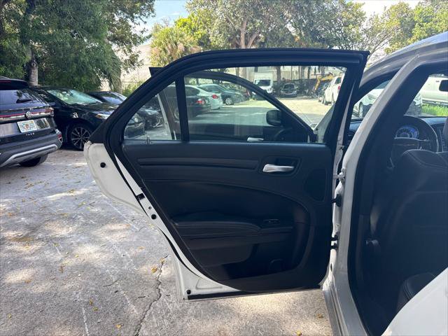 Used 2014 Chrysler 300 S RWD image 26