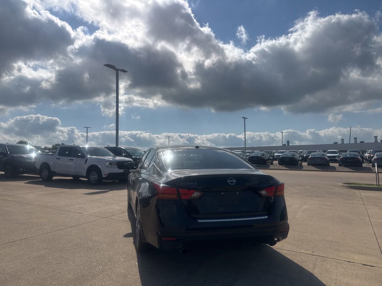 Used 2023 Nissan Altima 2.5 SL FWD image 16