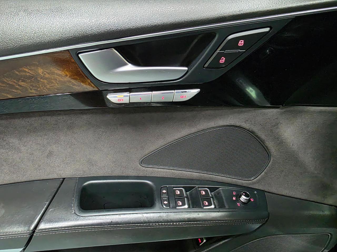 Used 2018 Audi A8 L 4.0T w/ Executive Package image 18