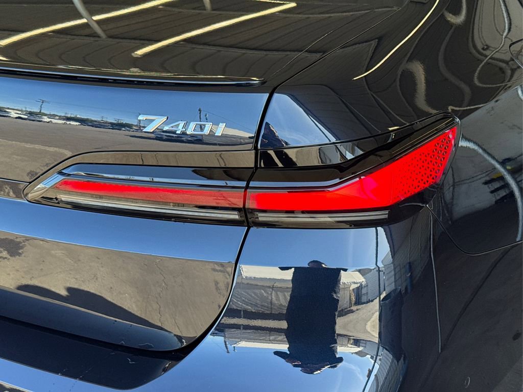 New 2026 BMW 740i w/ Premium Package image 17