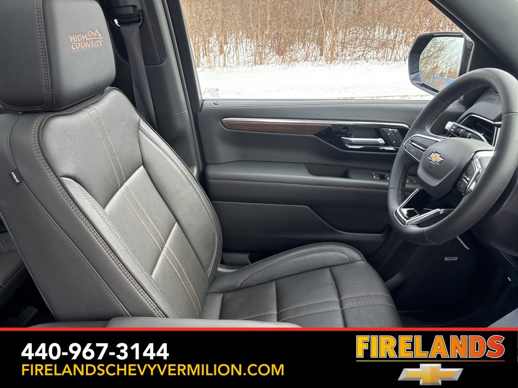 Used 2025 Chevrolet Suburban High Country image 40