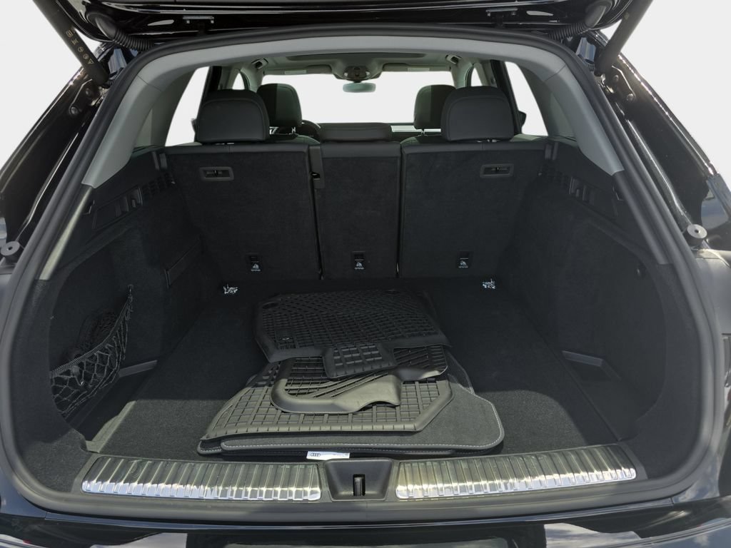 Certified 2025 Audi Q5 Premium w/ Convenience Package AWD/4WD image 11