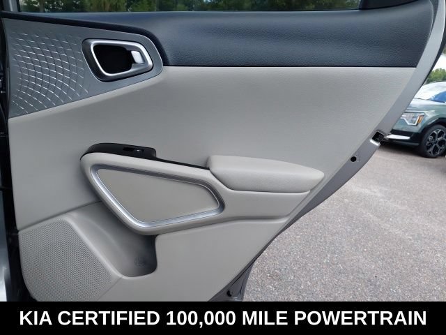 Certified 2025 Kia Soul LX w/ LX Technology Package FWD image 25