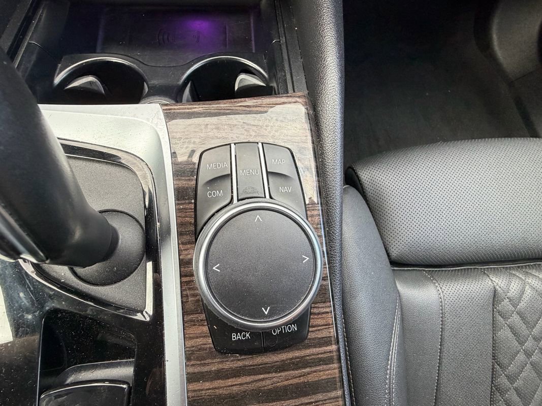 Used 2023 BMW 530e xDrive image 23