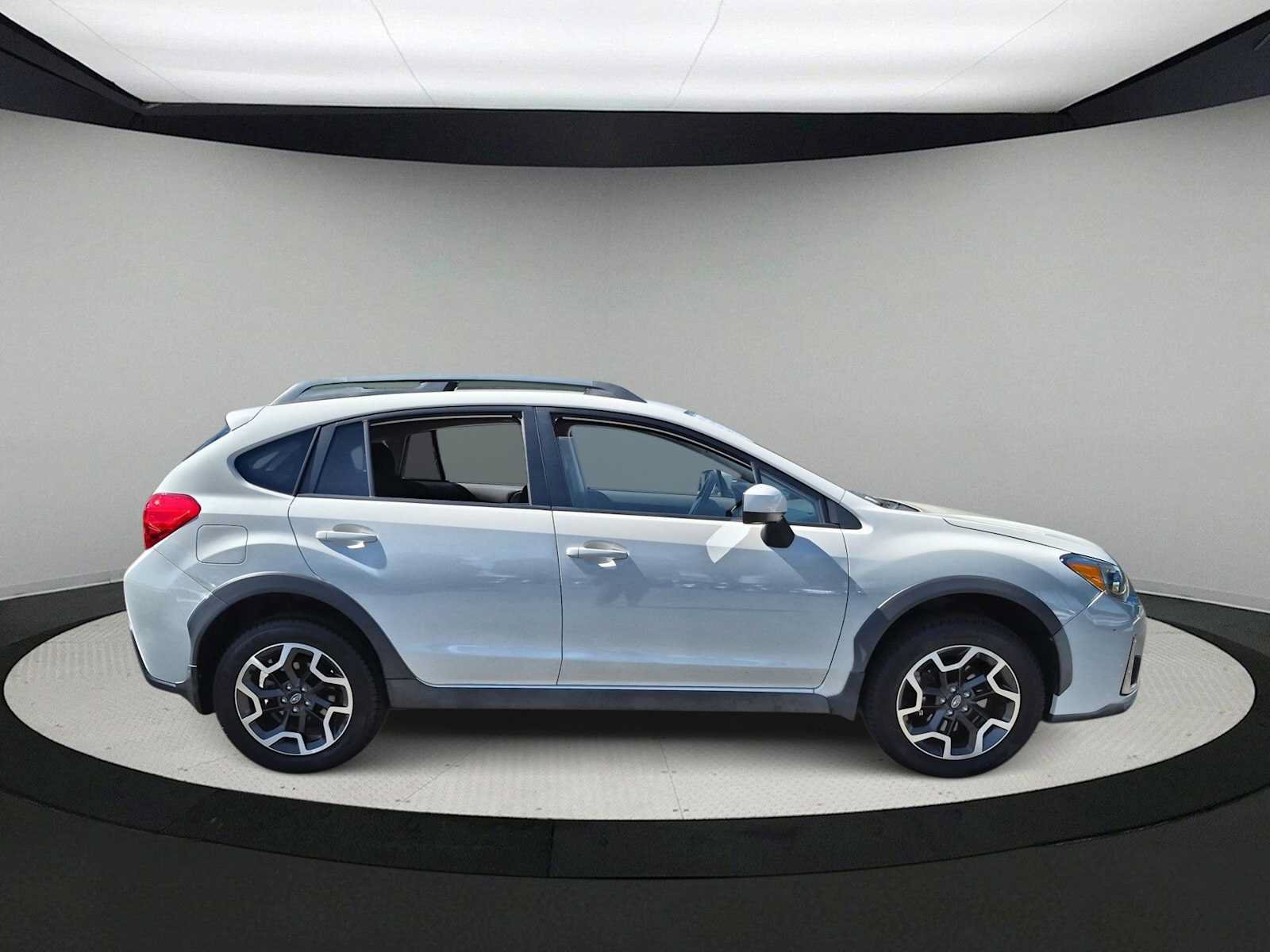 Used 2017 Subaru Crosstrek 2.0i Premium AWD/4WD image 9