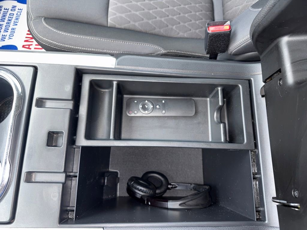 Used 2023 Nissan Titan SV w/ SV Convenience Package image 42