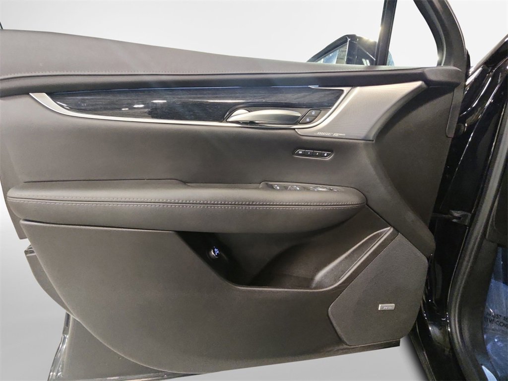 Used 2025 Cadillac XT5 Premium Luxury image 14