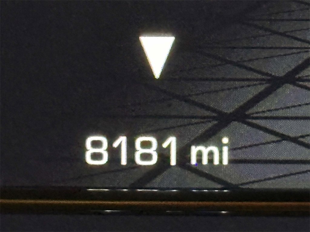 Used 2024 GMC Yukon SLT w/ SLT Luxury Package image 30