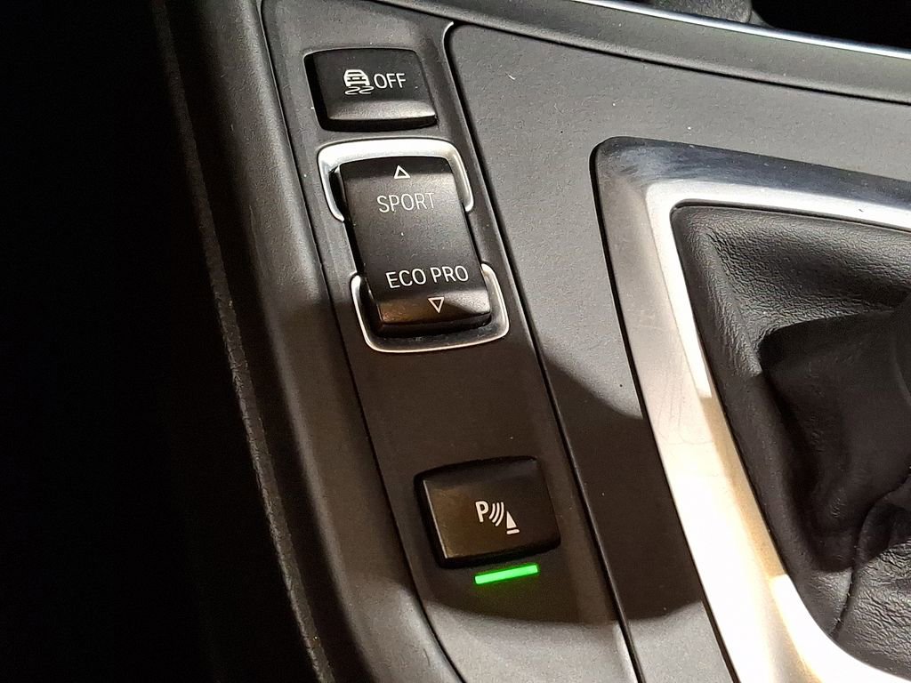 Used 2018 BMW 330i Gran Turismo xDrive image 23