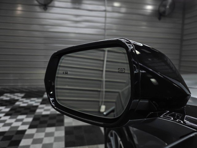 Used 2024 Cadillac Lyriq Sport AWD/4WD image 38