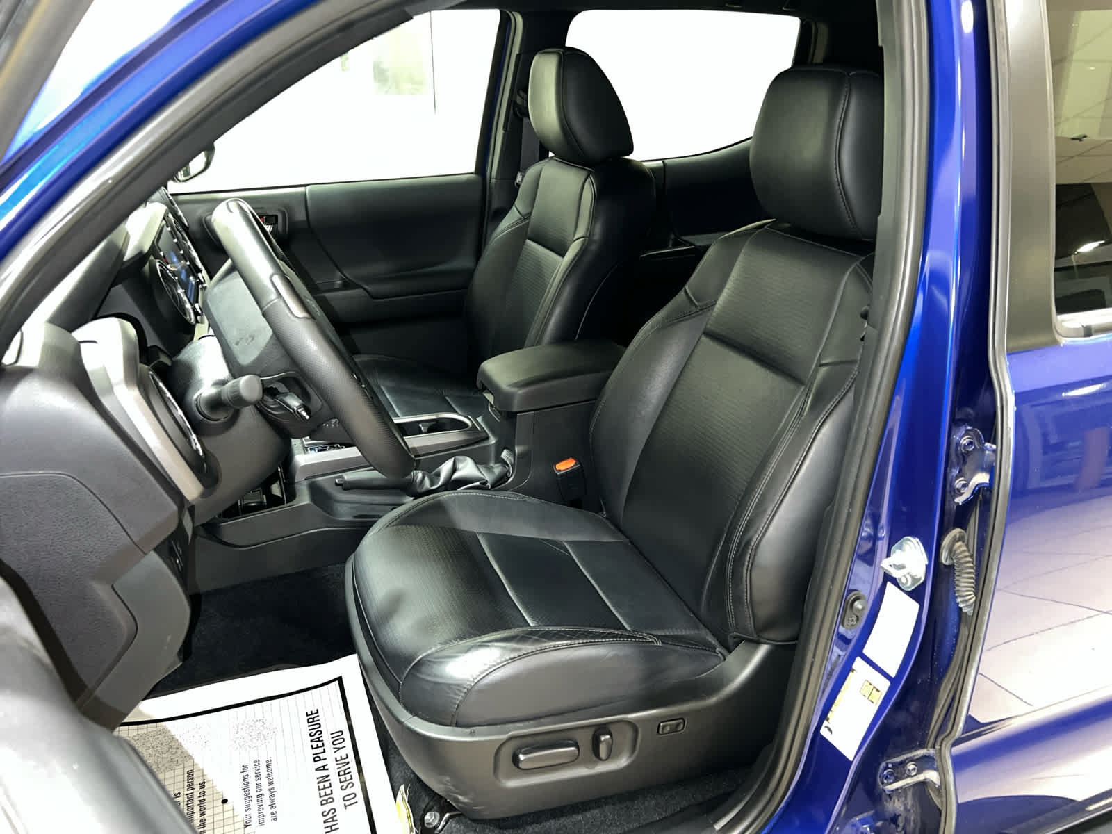 Used 2023 Toyota Tacoma TRD Off-Road w/ TRD Premium Off Road Package AWD/4WD image 17