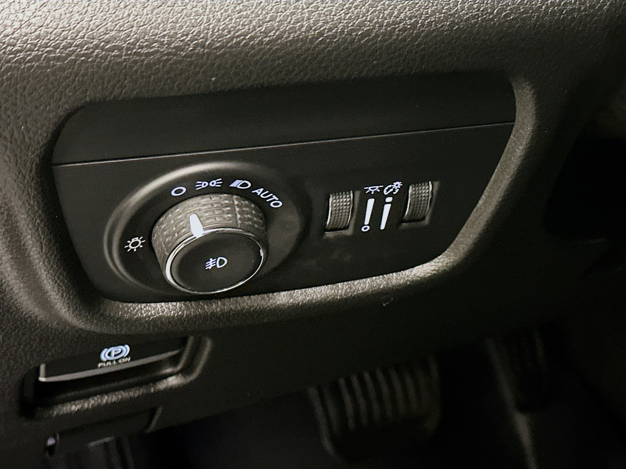 Used 2023 Jeep Grand Cherokee L Limited AWD/4WD image 17