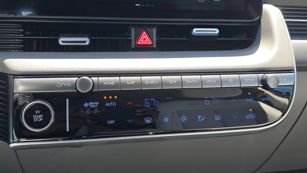 Used 2025 Hyundai Ioniq 5 Limited AWD/4WD image 33