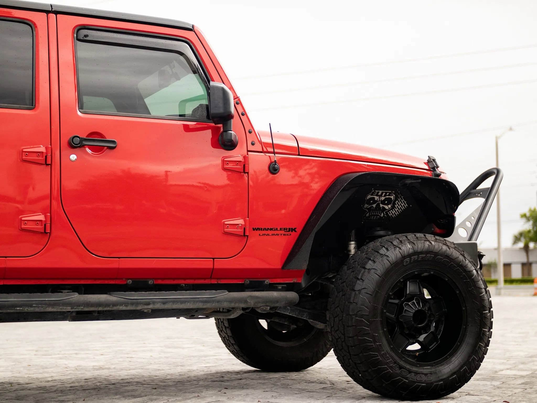 Used 2018 Jeep Wrangler Unlimited Sahara w/ Connectivity Group image 19