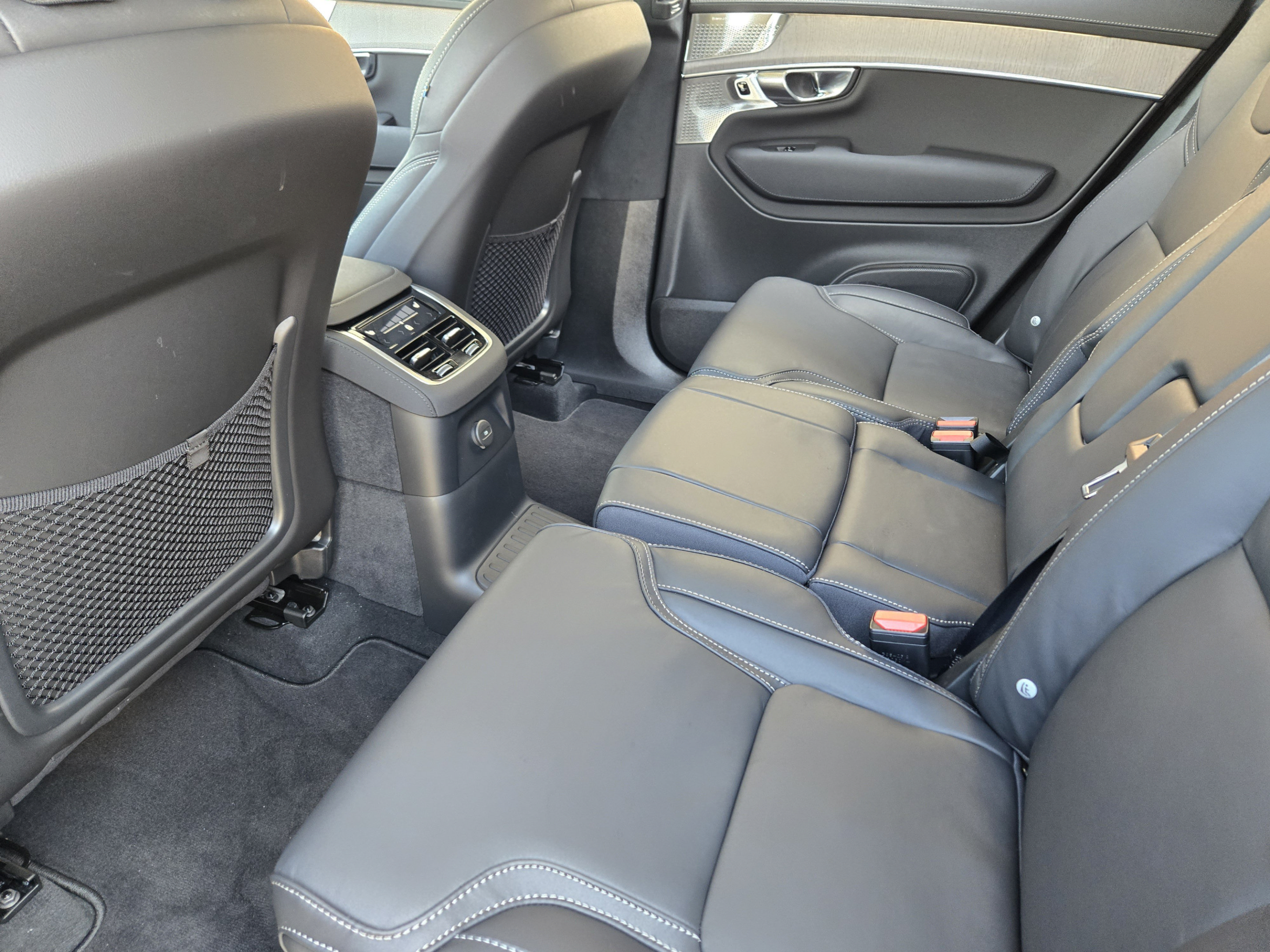New 2026 Volvo XC90 T8 Ultra w/ Lounge Package AWD/4WD image 25