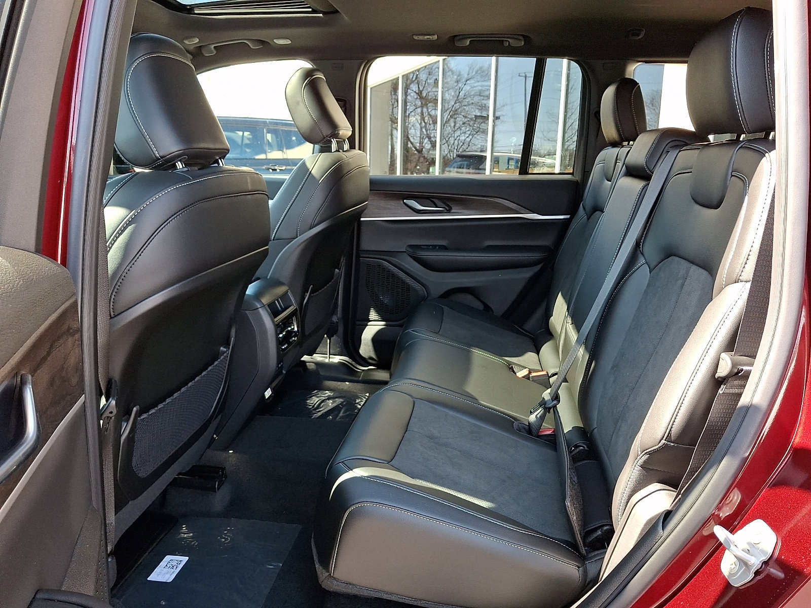 New 2026 Jeep Grand Cherokee Altitude image 6