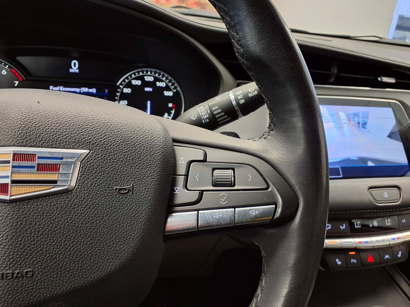 Certified 2023 Cadillac XT4 Luxury w/ Cold Weather Package AWD/4WD image 28