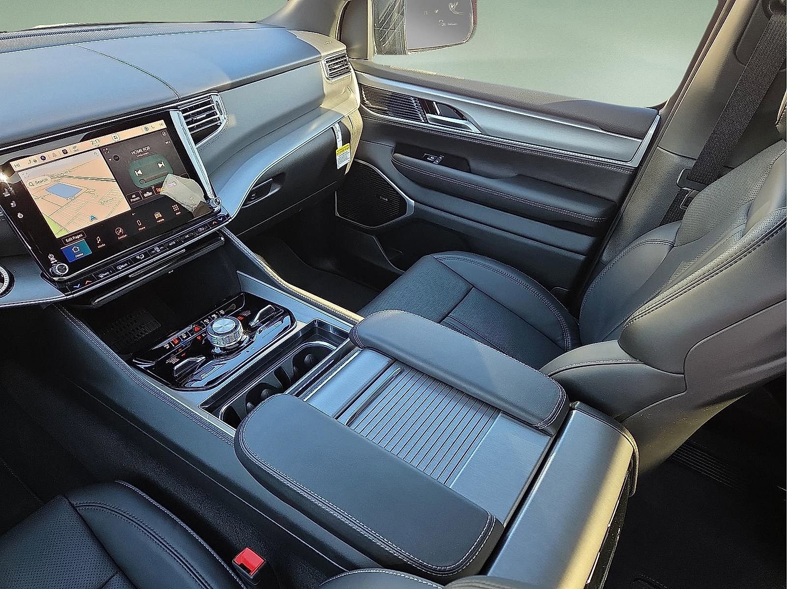 New 2026 Jeep Grand Wagoneer Limited AWD/4WD image 12