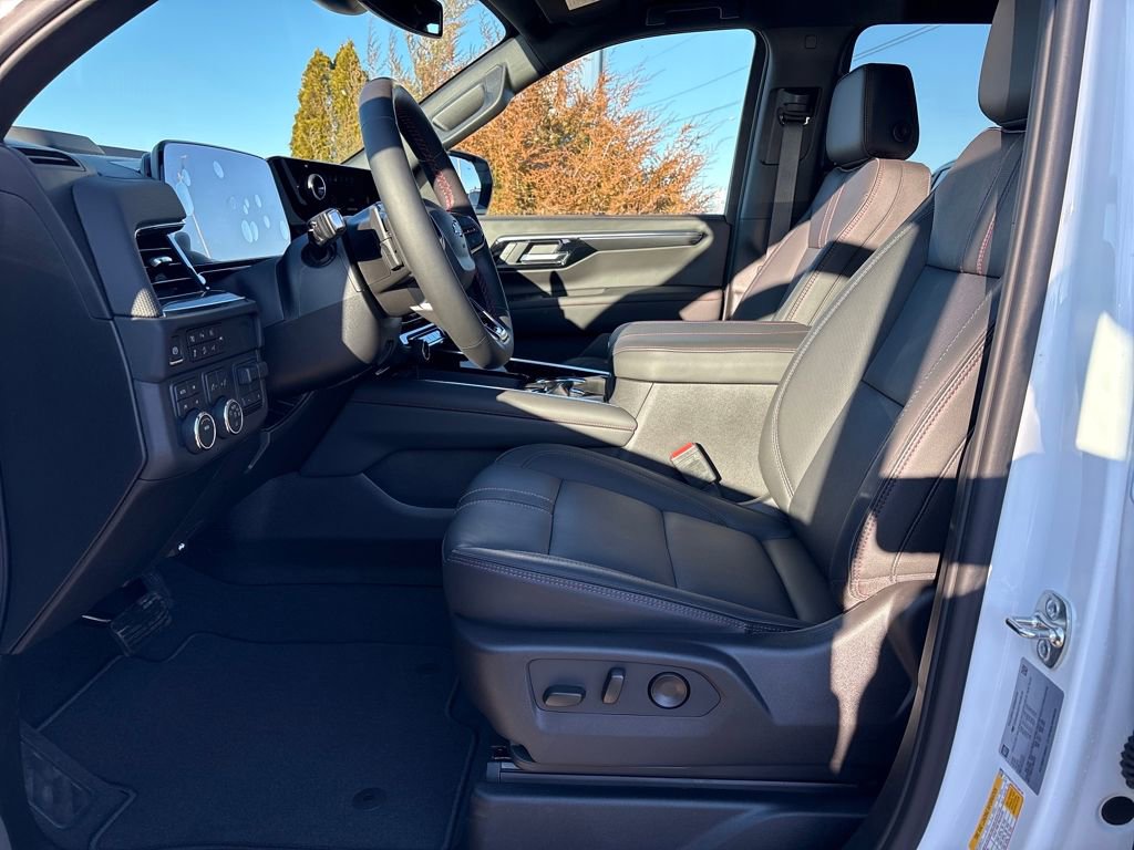 Used 2026 Chevrolet Suburban RST w/ Comfort Package image 16