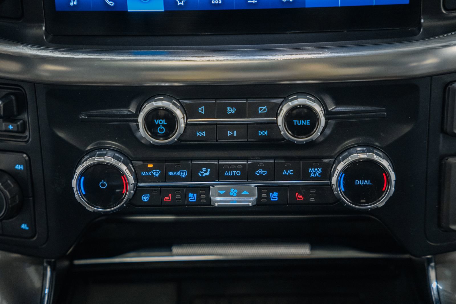 Used 2023 Ford F150 Lariat w/ Equipment Group 502A High image 32