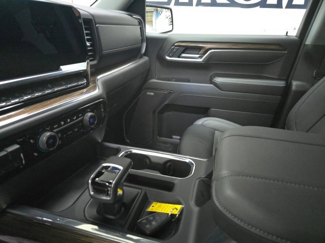 Used 2025 Chevrolet Silverado 1500 LT Trail Boss w/ Convenience Package II image 19