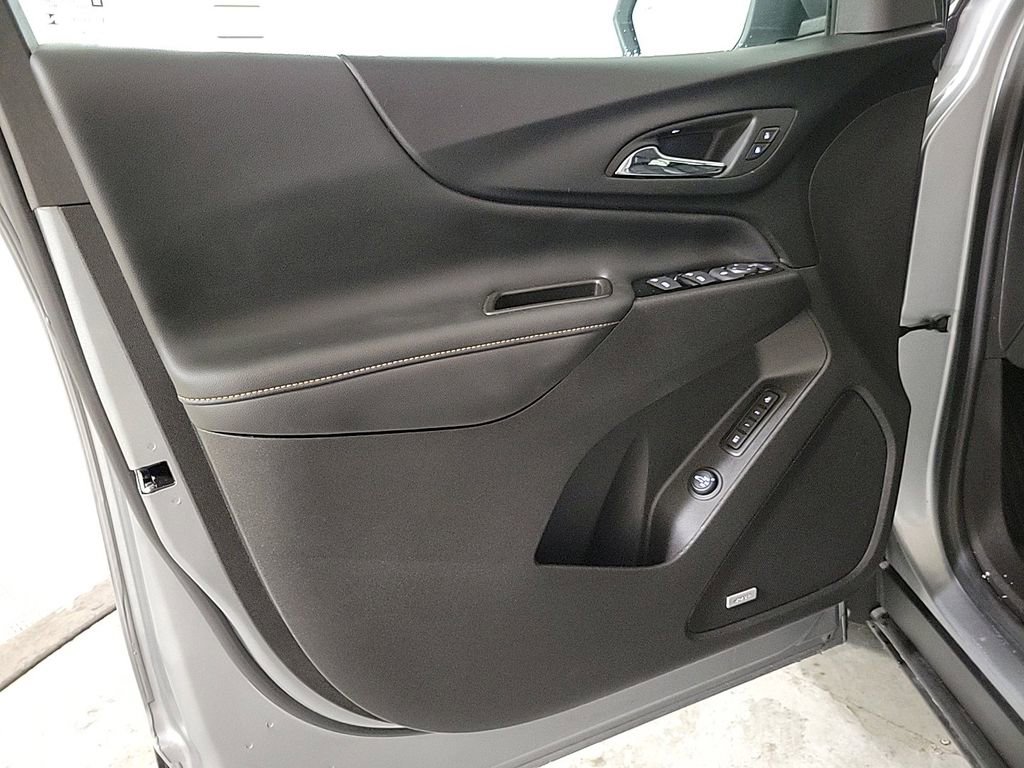Used 2024 Chevrolet Equinox Premier image 21