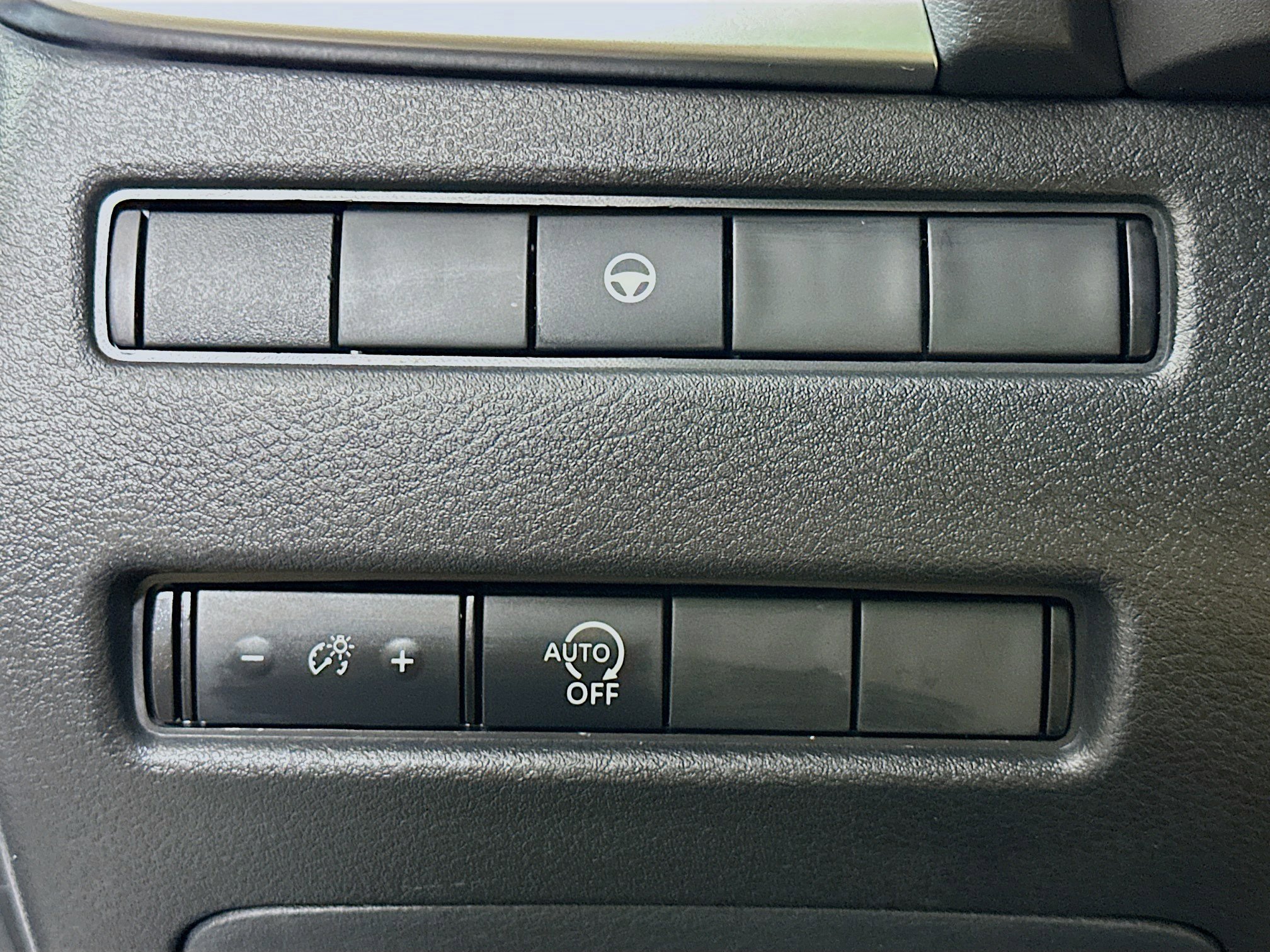 Used 2023 Nissan Rogue SV image 17