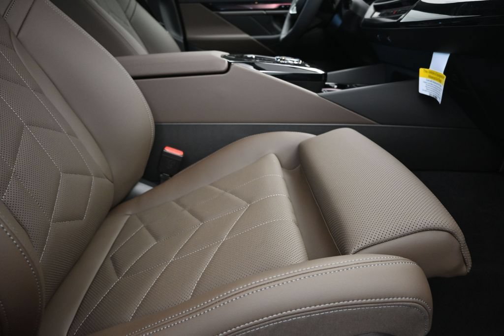 New 2027 BMW 540i xDrive w/ Executive Package AWD/4WD image 25
