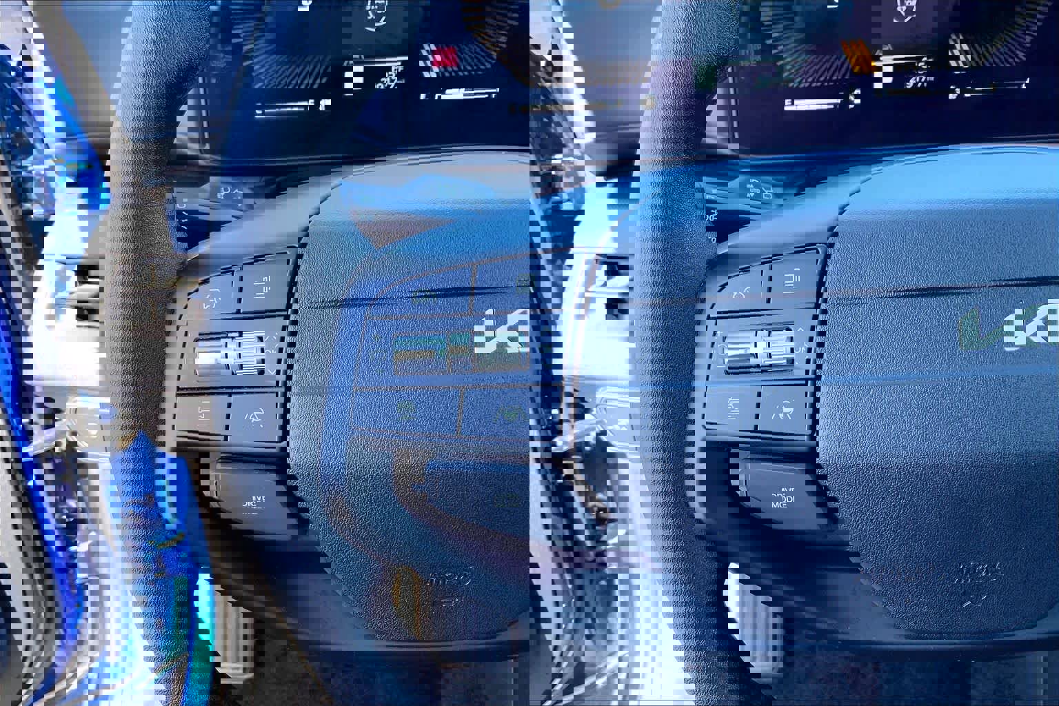 Used 2025 Kia K4 LXS image 24