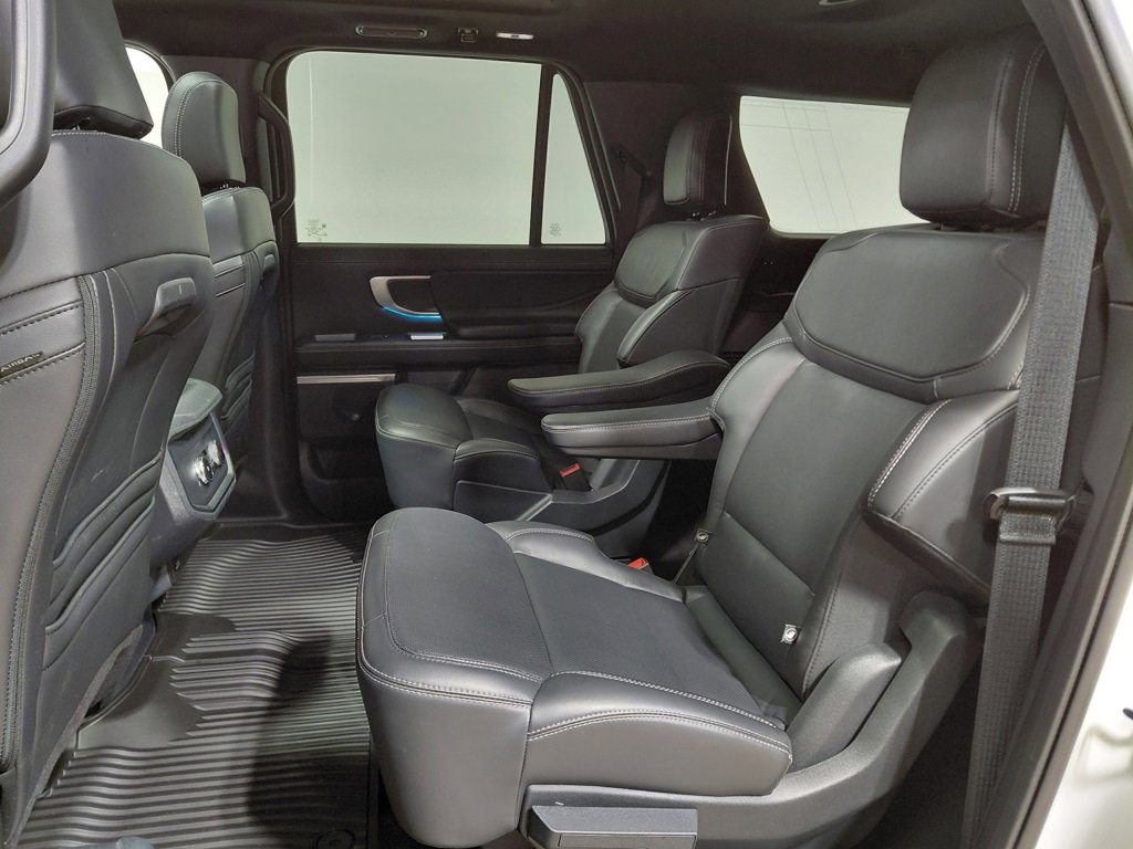 Certified 2025 Ford Expedition Max Platinum w/ Stealth Appearance Package image 41