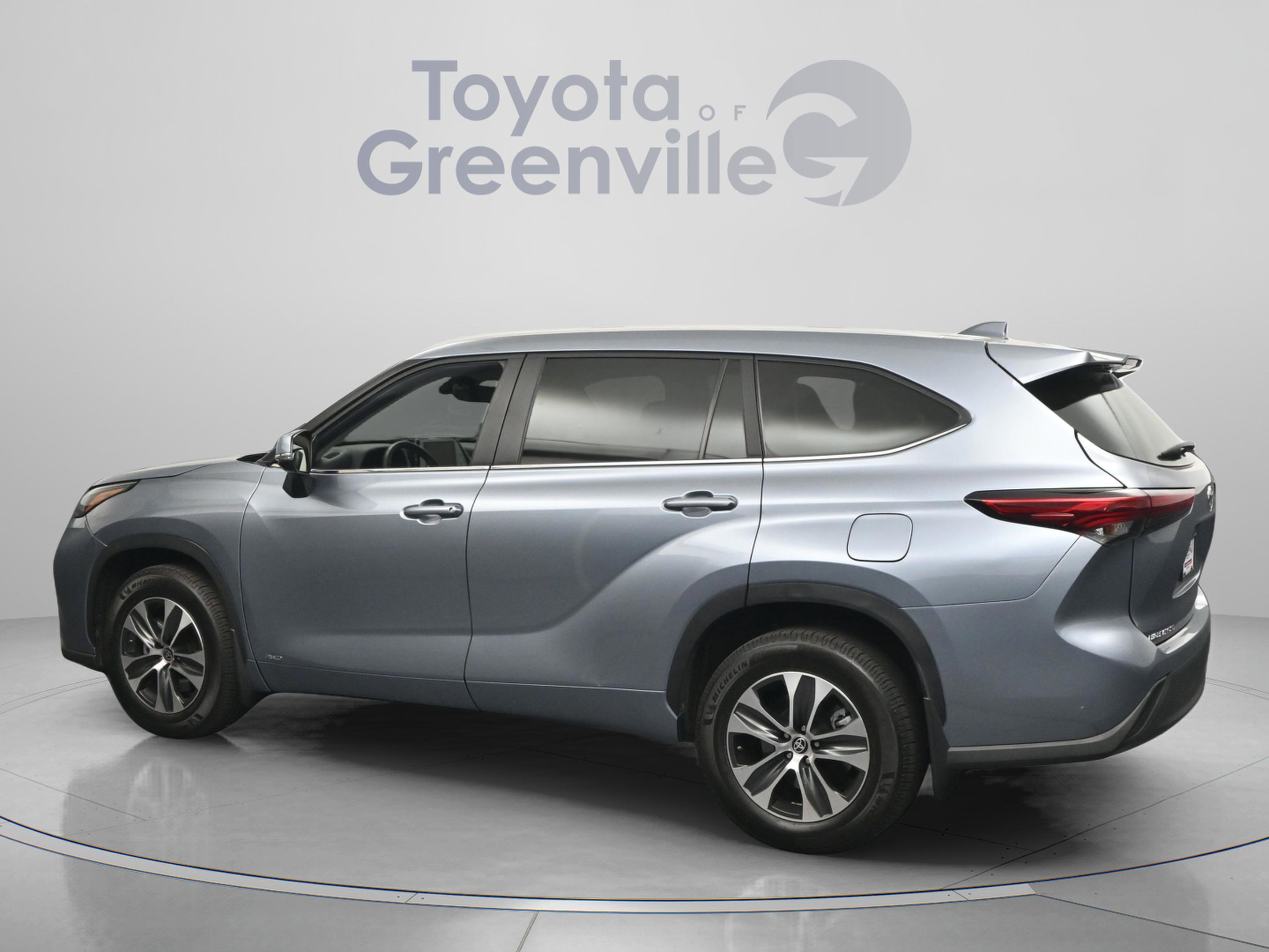 Used 2023 Toyota Highlander XLE image 6