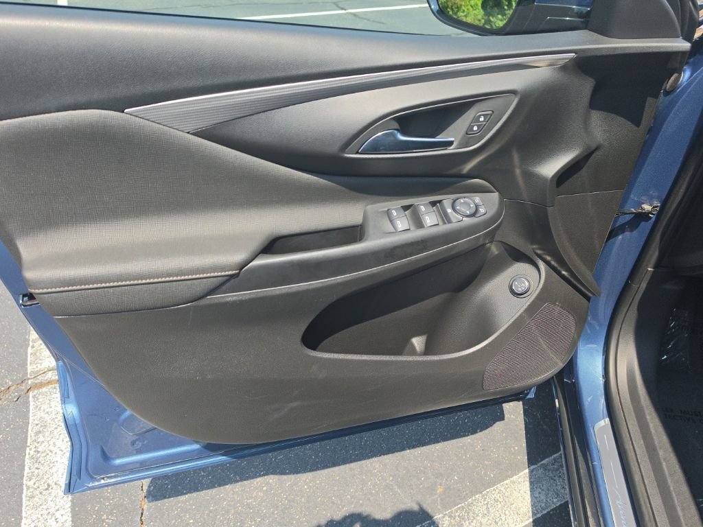 Certified 2025 Buick Envista Avenir FWD image 15