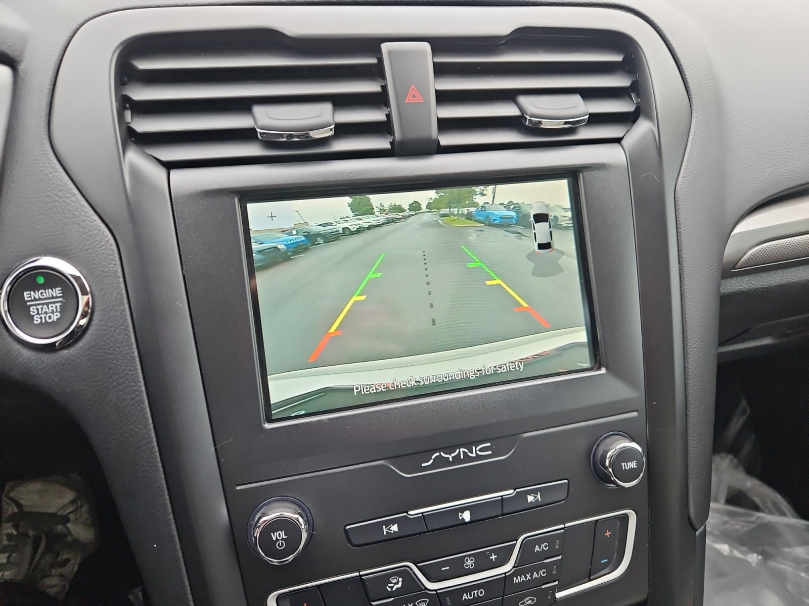 Used 2020 Ford Fusion SE w/ Equipment Group 151A FWD image 18