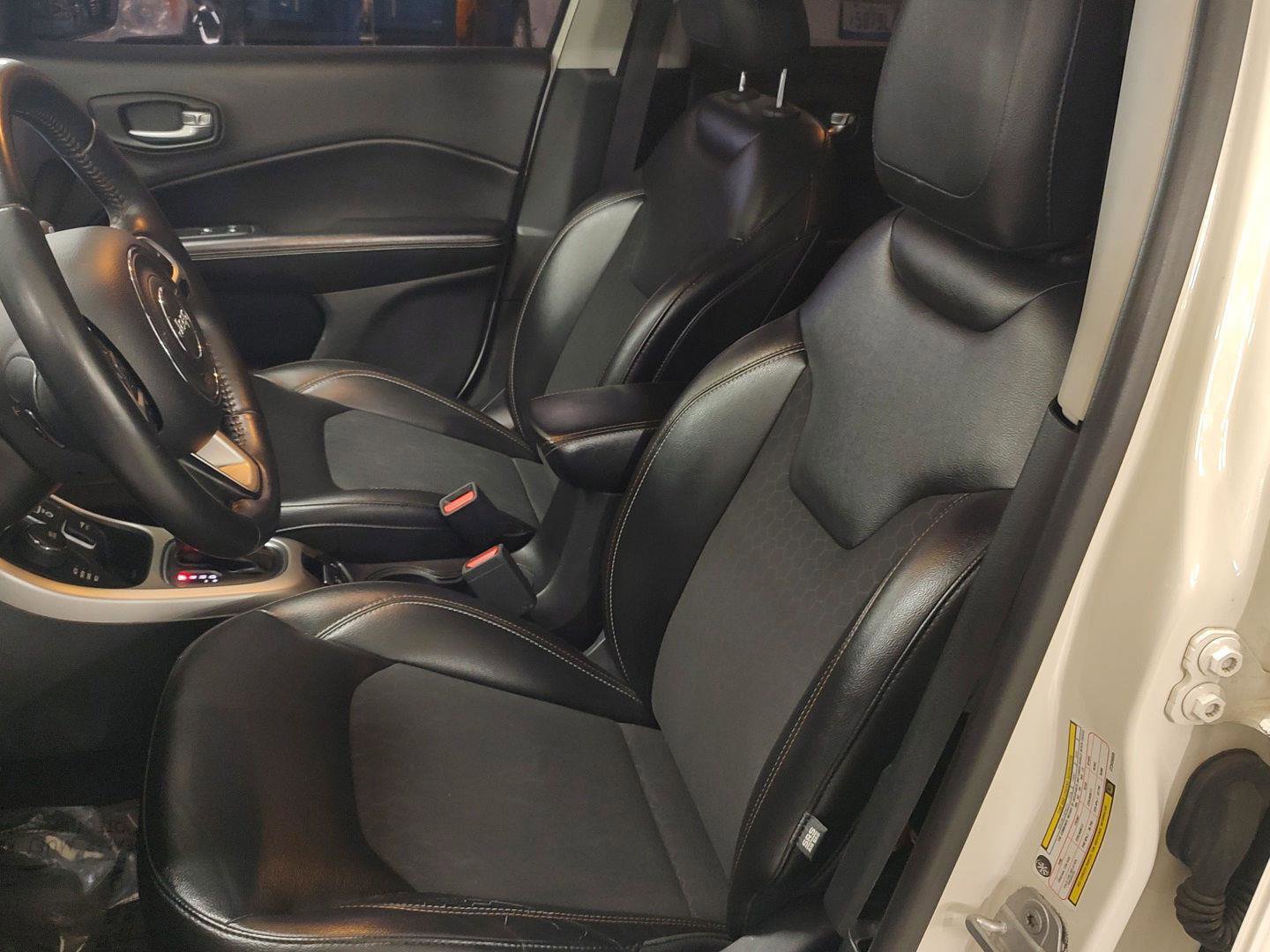 Used 2018 Jeep Compass Latitude w/ Popular Equipment Group AWD/4WD image 2